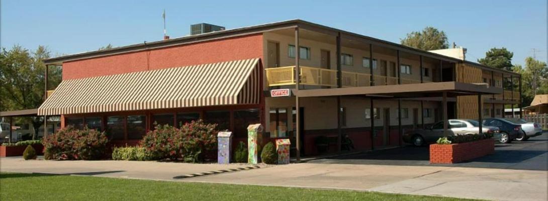 Big Bend Traveler'S Inn Great Bend Exterior photo